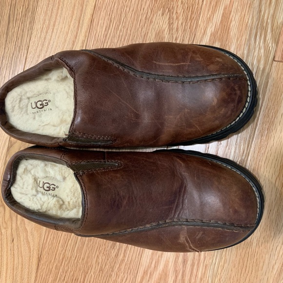 ugg ladies slip on shoes